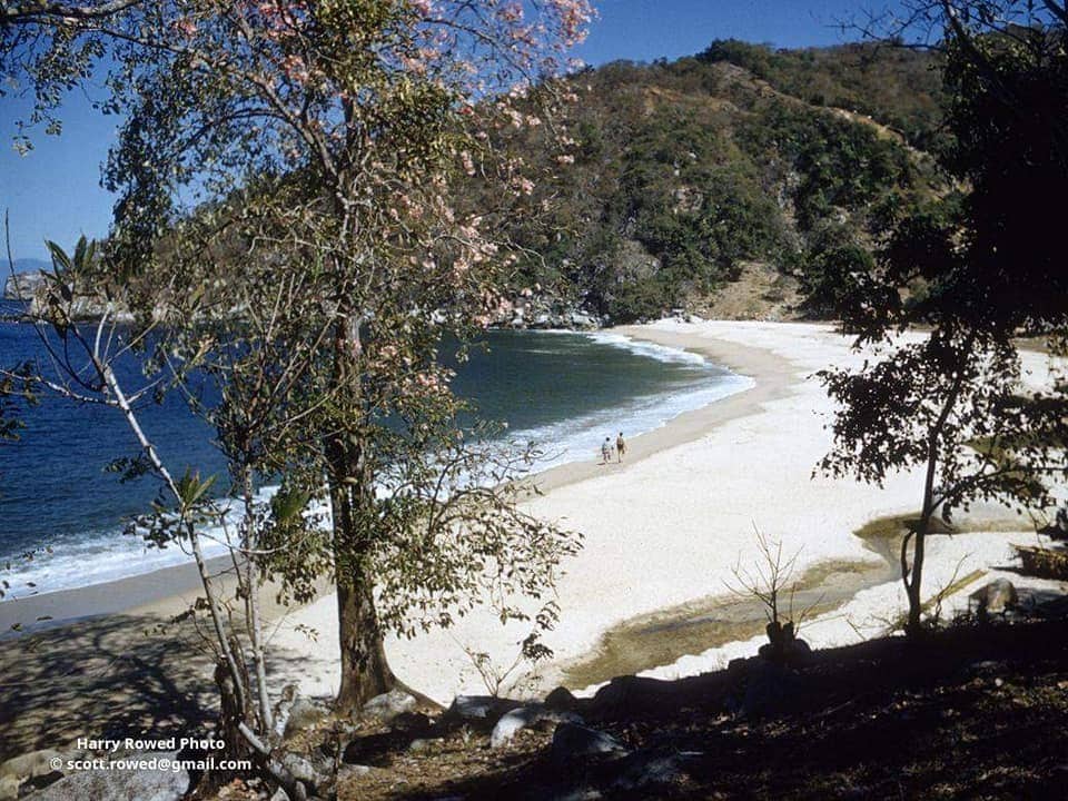 In the photos of history of Puerto Vallarta, you can see the beaches without hotels